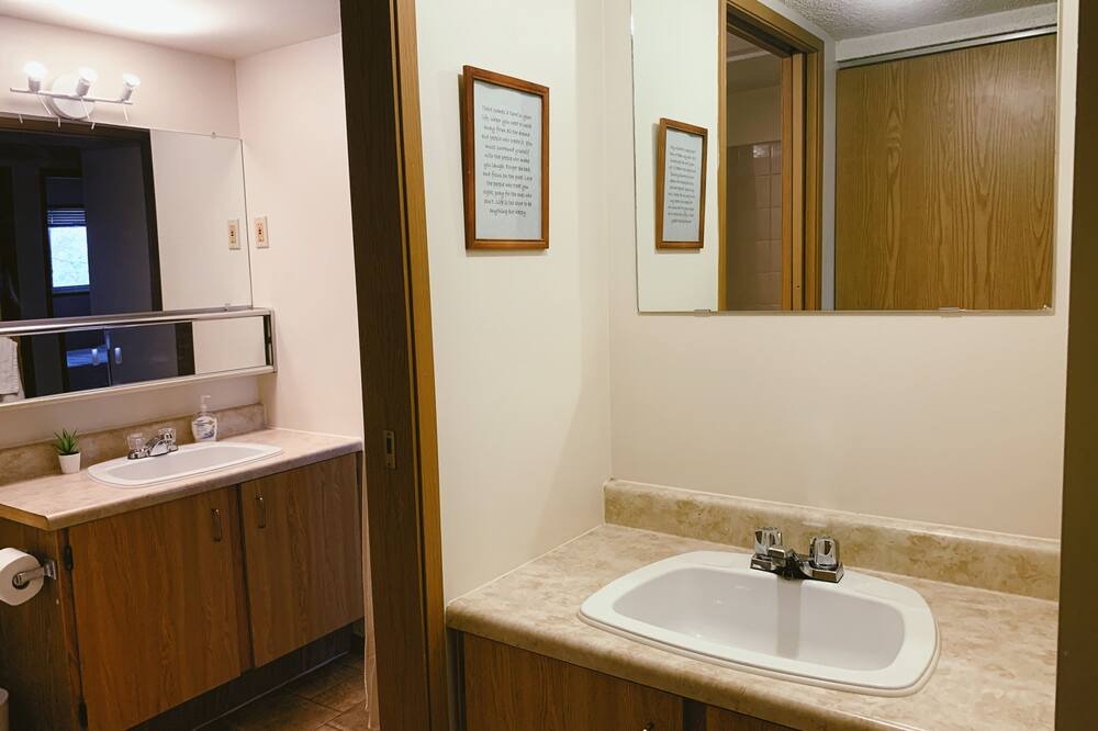 Photo of Bathroom in Fort Gary