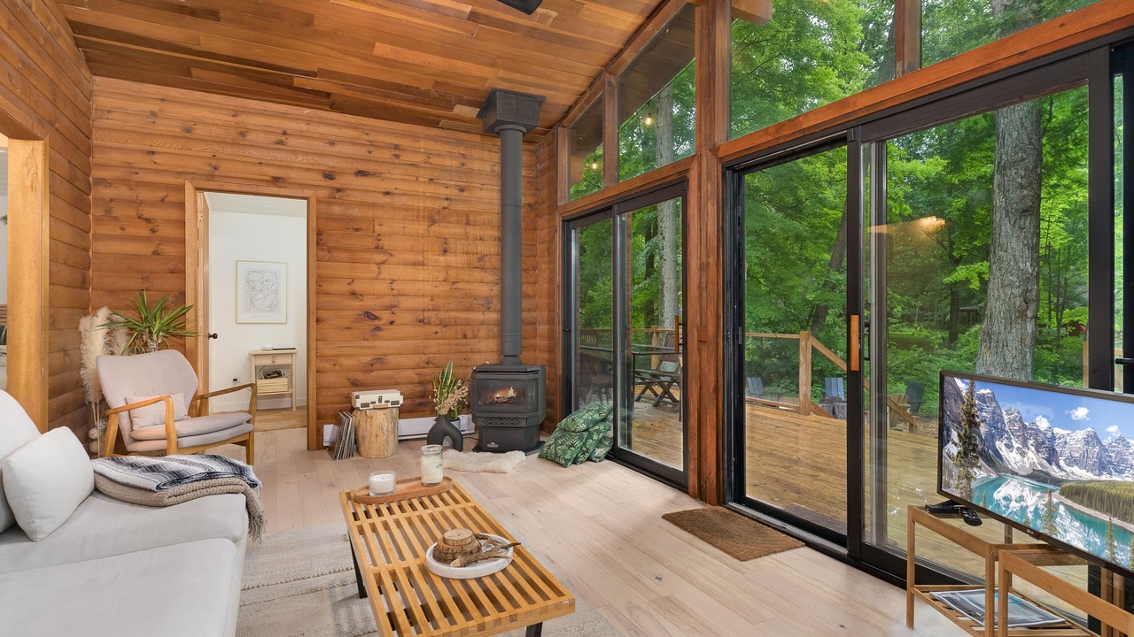 Photo of Livingroom in Washago