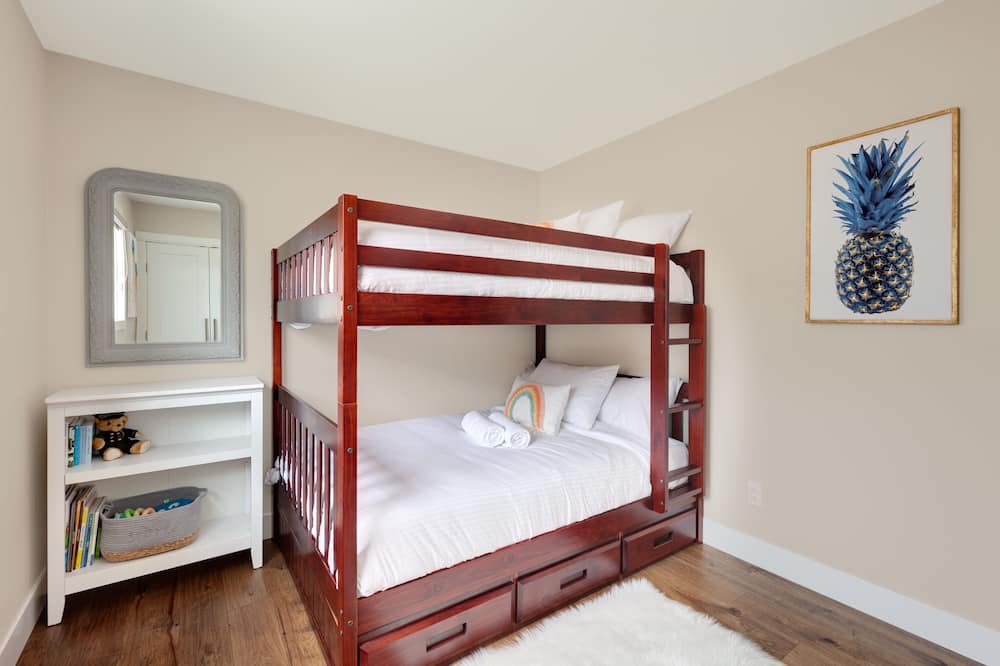 Photo of Bedroom in South Pandosy