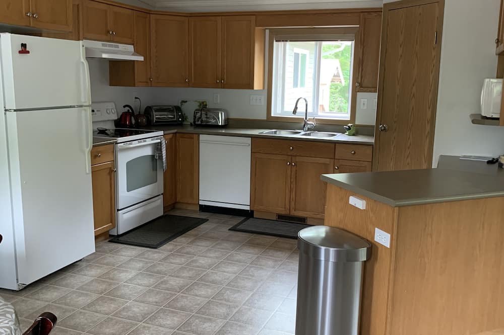 Photo of Kitchen in Traverse Bay