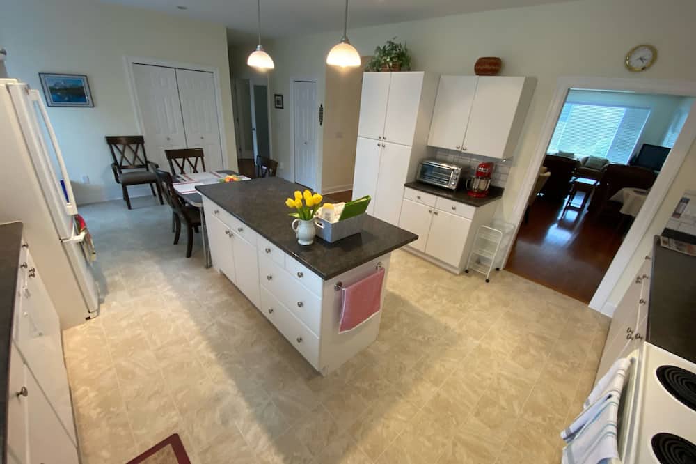 Photo of Kitchen in Surrey