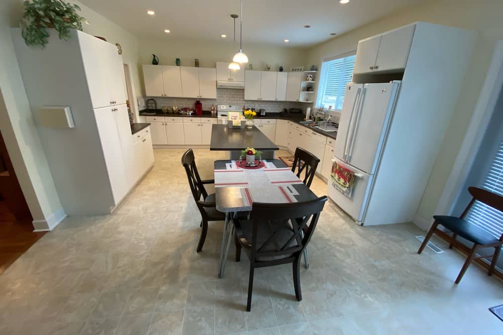 Photo of Kitchen in Surrey