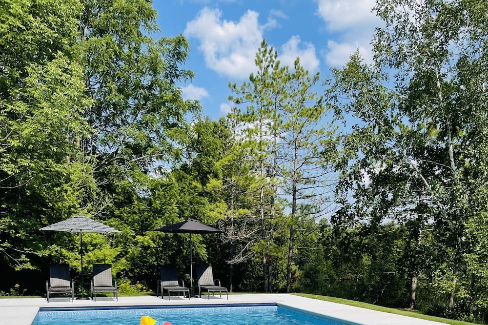 Photo of Outdoor in Grey Highlands
