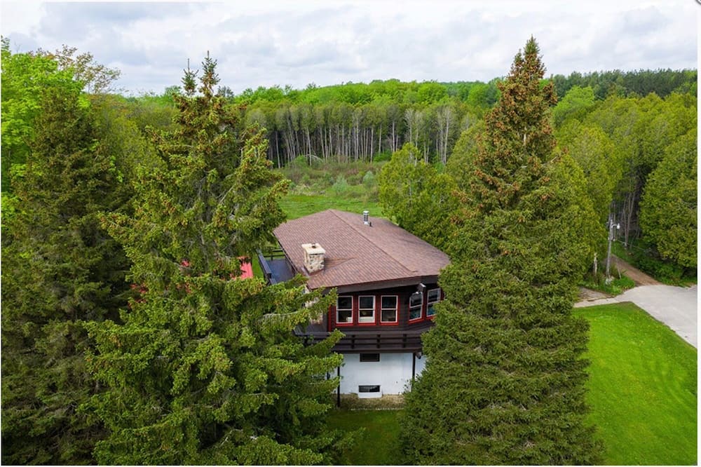 Photo of Outdoor in Grey Highlands