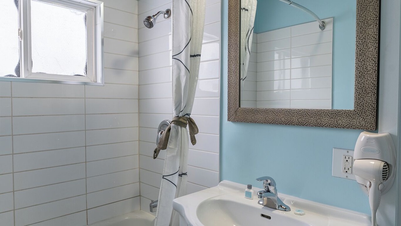 Photo of Bathroom in Okanagan-Similkameen