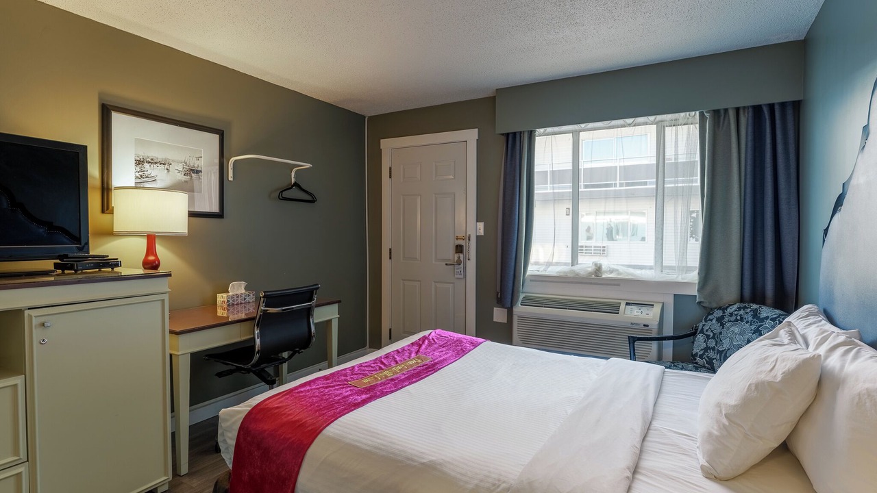 Photo of Bedroom in Okanagan-Similkameen