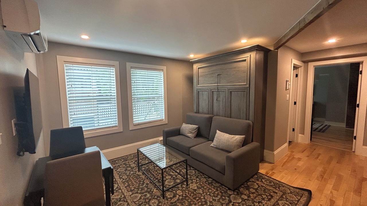 Photo of Bedroom in Queens Square