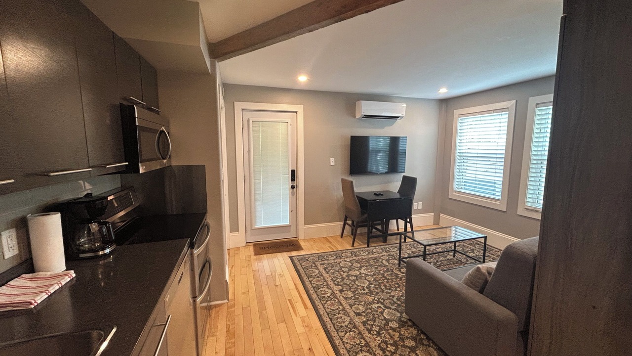 Photo of Bedroom in Queens Square