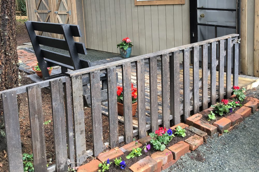 Photo of Patio Balcony in Mill Bay