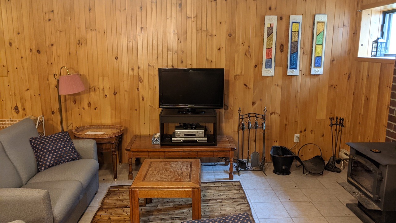 Photo of Livingroom in Sainte-Marguerite-du-Lac-Masson