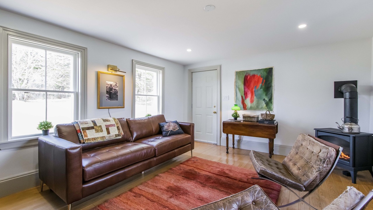 Photo of Livingroom in Saint Mary's