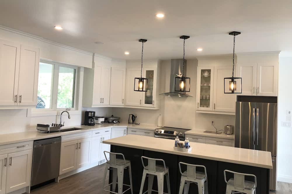 Photo of Kitchen in Huron-Kinloss