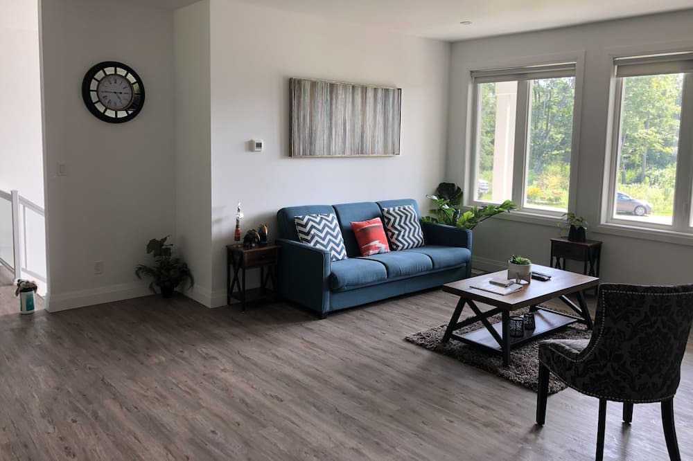 Photo of Livingroom in Huron-Kinloss