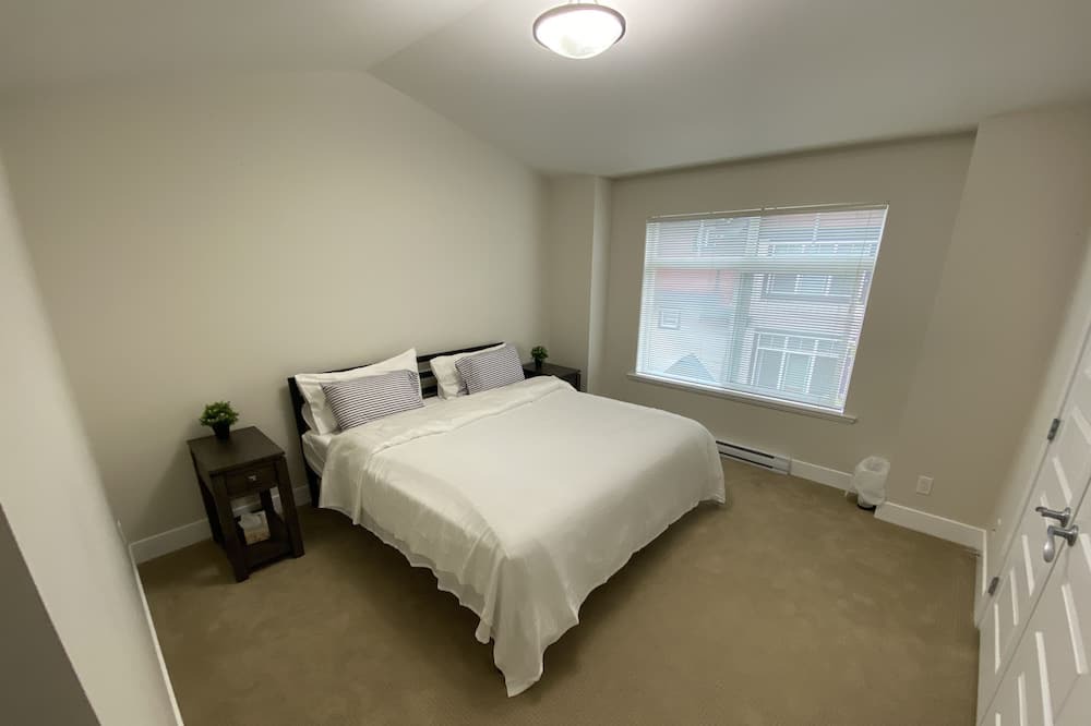 Photo of Bedroom in South Newton