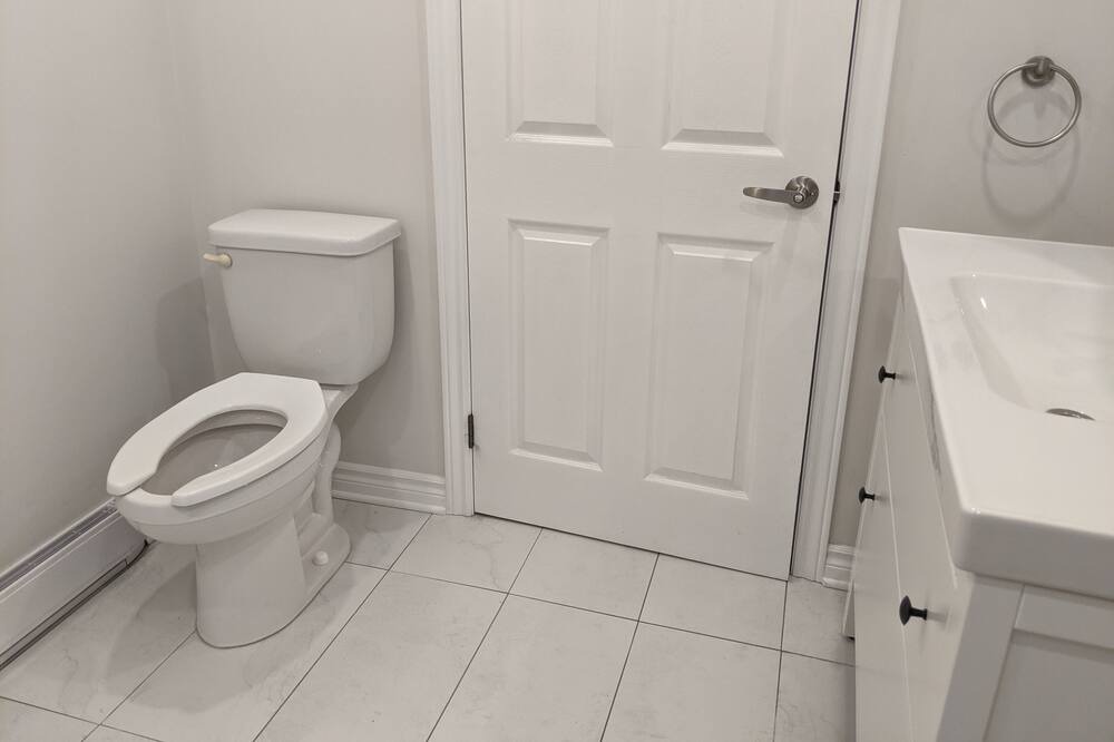 Photo of Bathroom in Lachine
