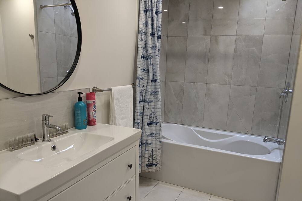 Photo of Bathroom in Lachine