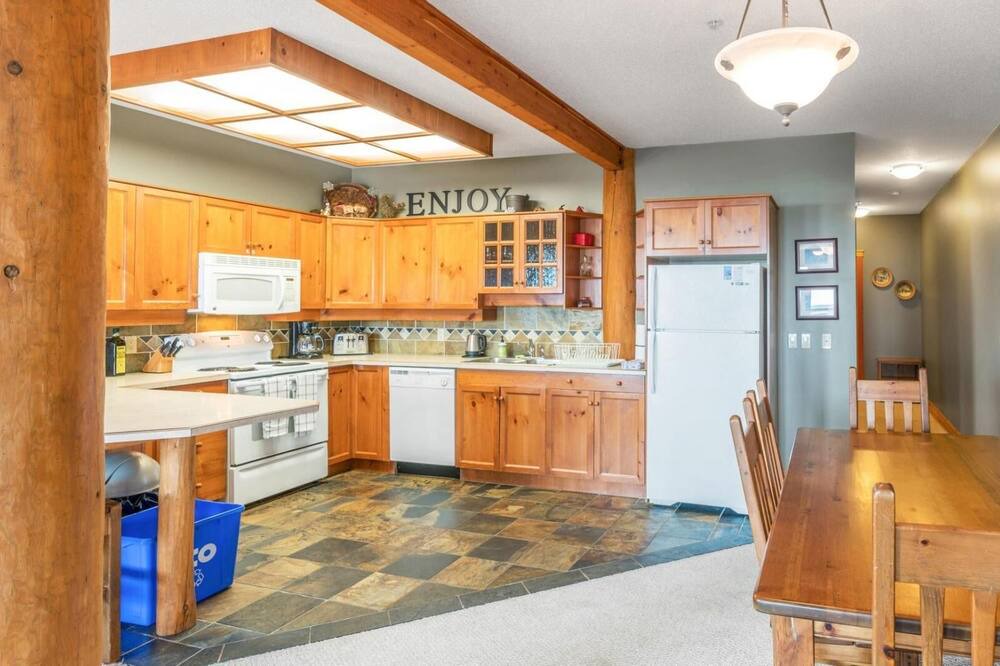 Photo of Kitchen in Snow Pine Estates