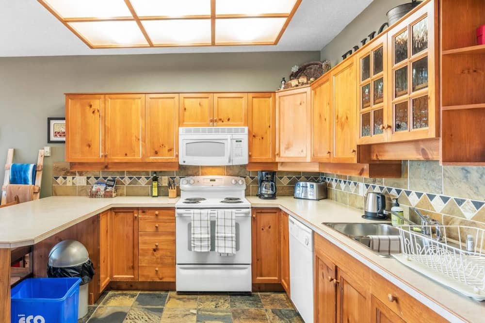 Photo of Kitchen in Snow Pine Estates