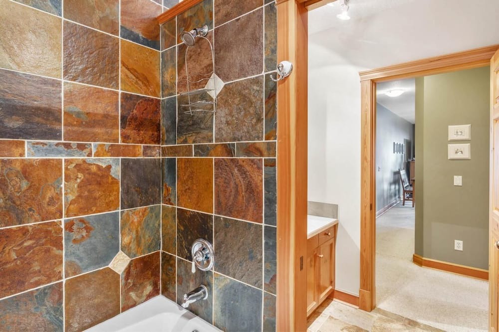 Photo of Bathroom in Snow Pine Estates