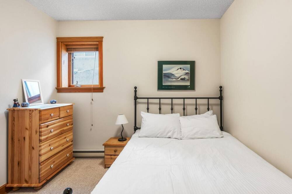 Photo of Bedroom in Snow Pine Estates