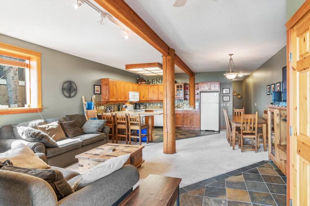 Photo of Livingroom in Snow Pine Estates