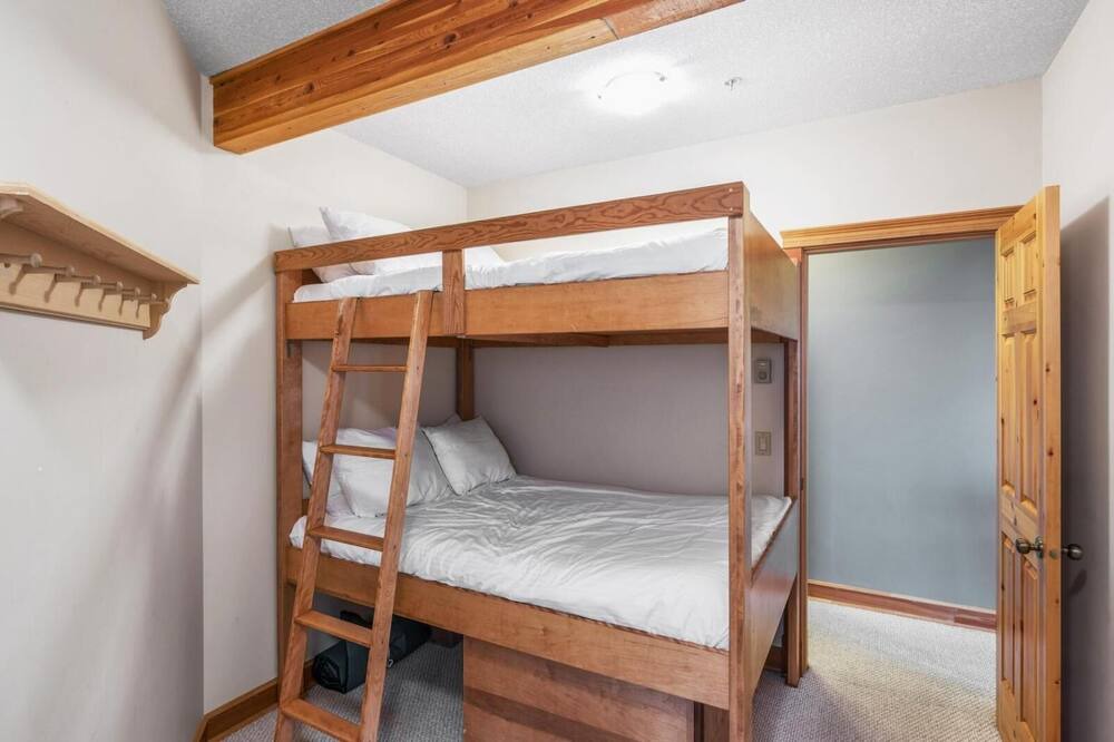 Photo of Bedroom in Snow Pine Estates