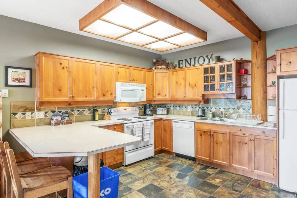 Photo of Kitchen in Snow Pine Estates