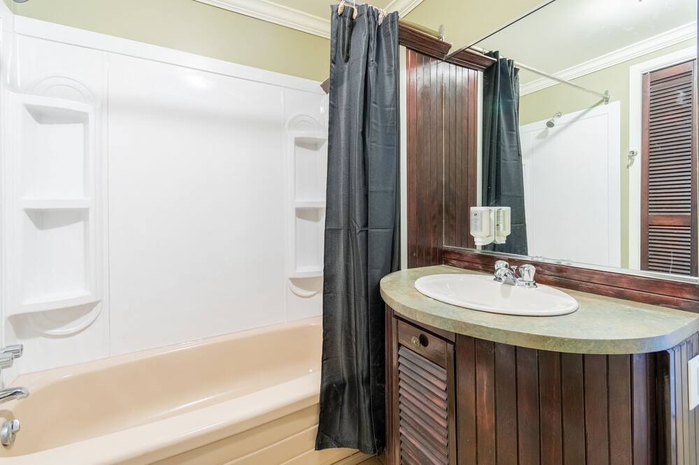 Photo of Bathroom in Ste Anne de Beaupre