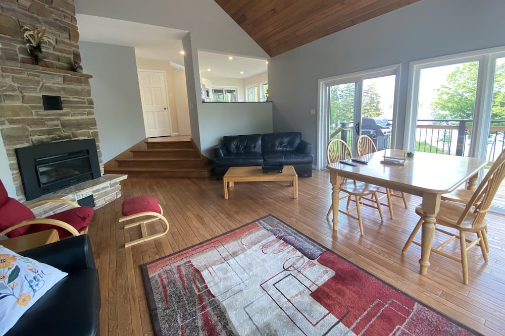 Photo of Livingroom in Mapleton