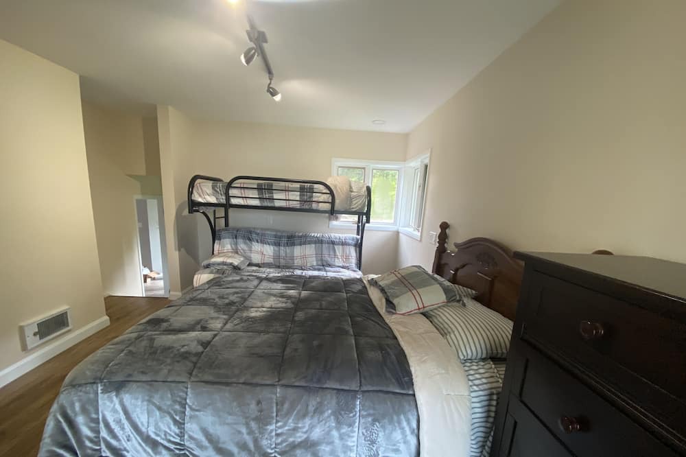 Photo of Bedroom in Mapleton