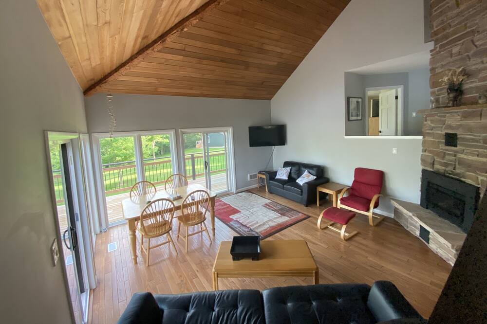 Photo of Livingroom in Mapleton