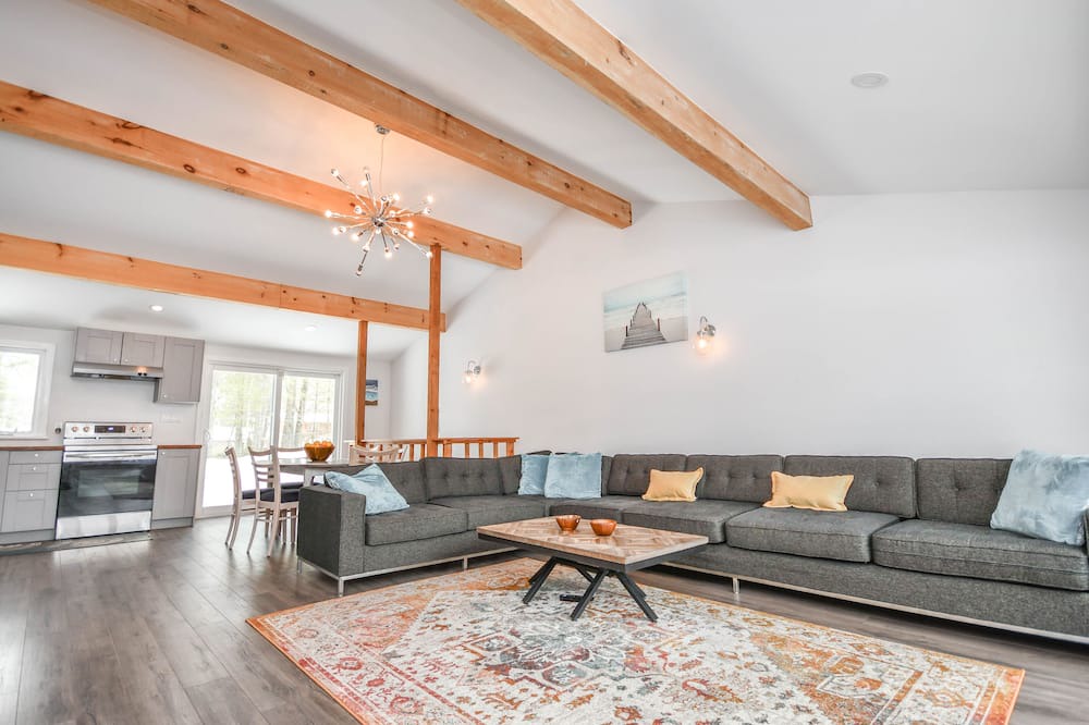 Photo of Livingroom in Tiny