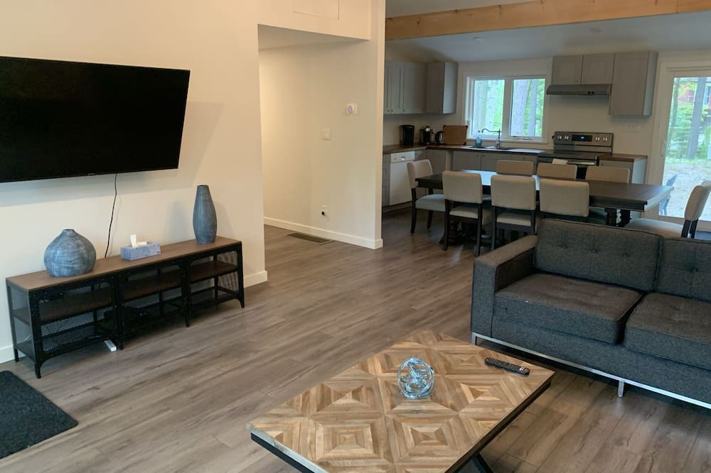Photo of Livingroom in Tiny