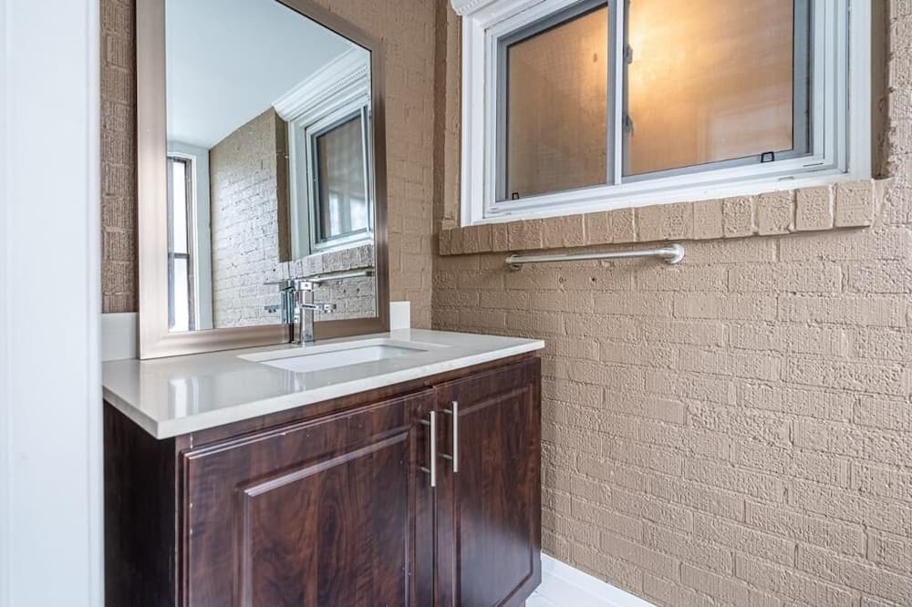 Photo of Bathroom in Niagara Falls