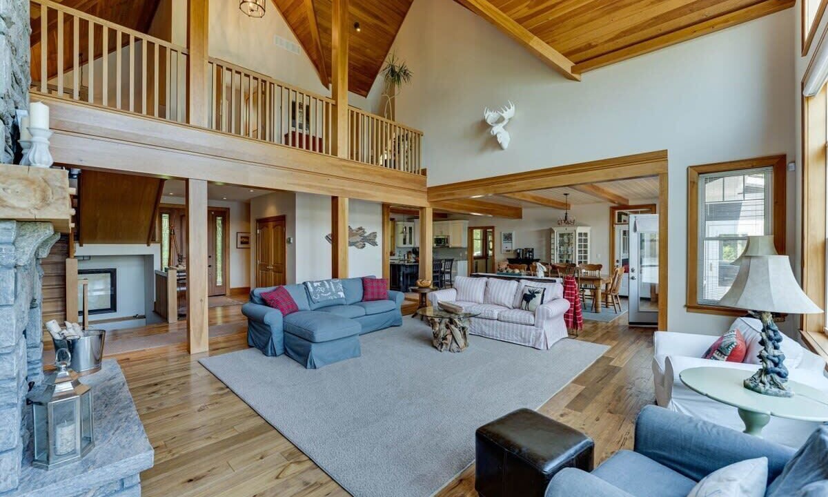 Photo of Livingroom in Gravenhurst