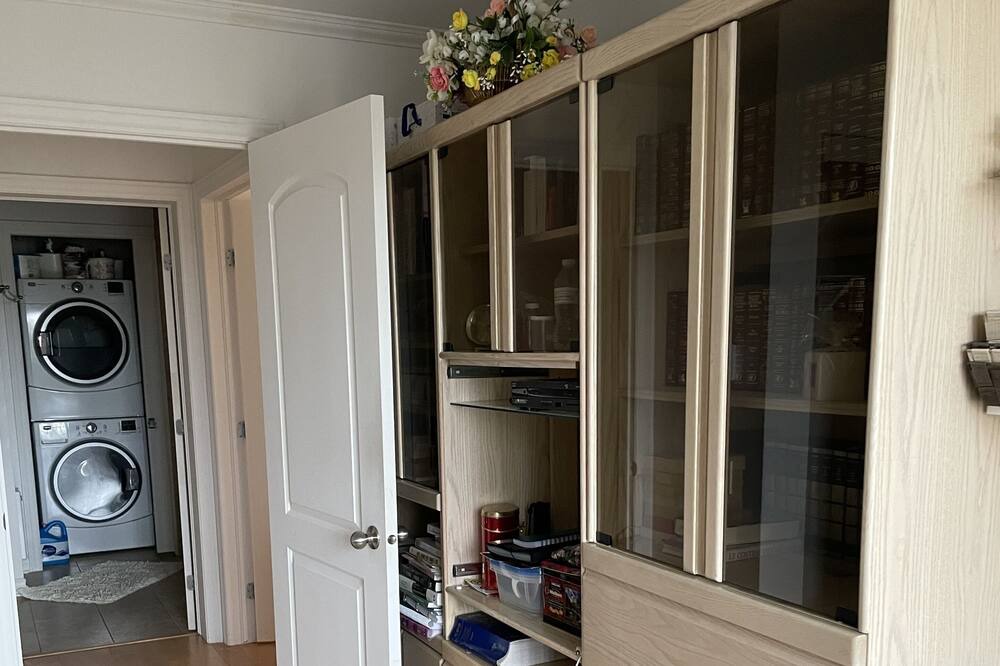 Photo of Bedroom in Pierrefonds-Roxboro
