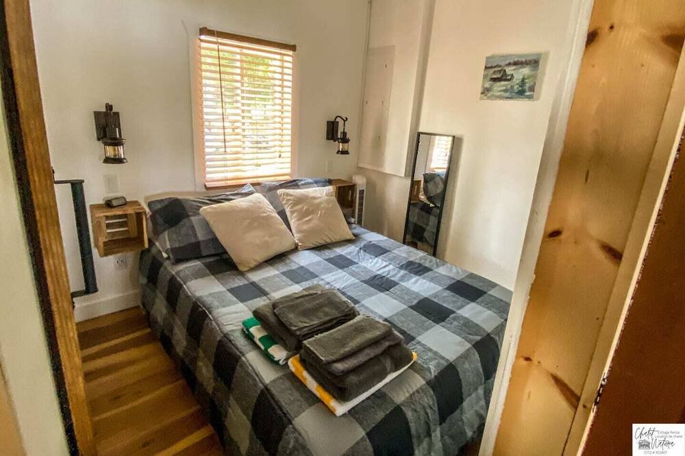 Photo of Bedroom in Mont-Saint-Michel