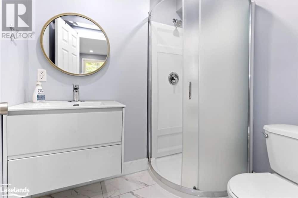 Photo of Bathroom in Ryerson