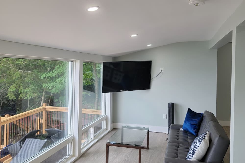 Photo of Livingroom in Ryerson