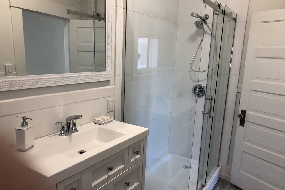 Photo of Bathroom in Fairview