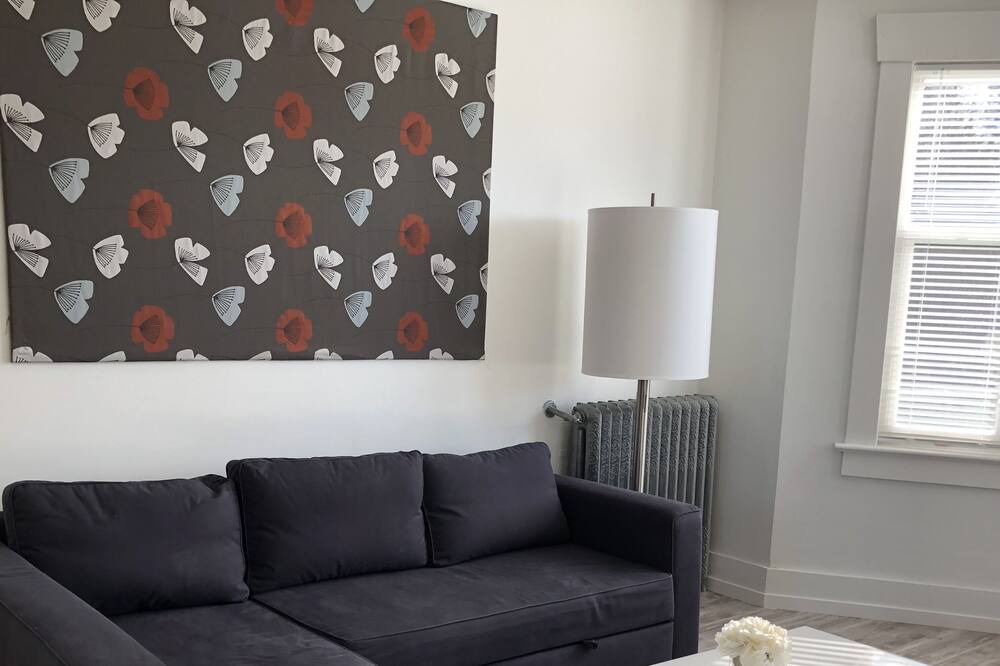 Photo of Livingroom in Fairview