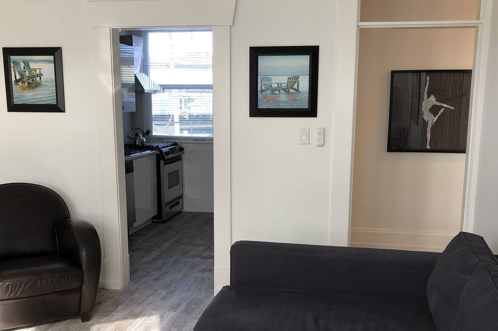 Photo of Livingroom in Fairview