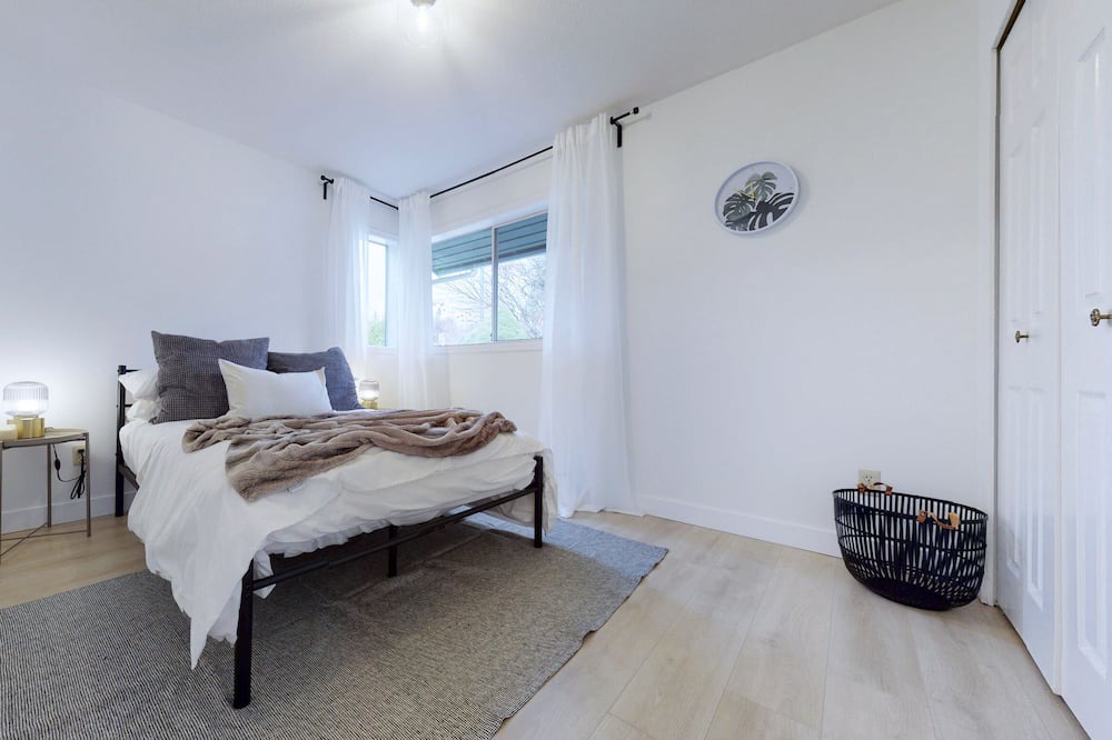 Photo of Bedroom in West Sechelt