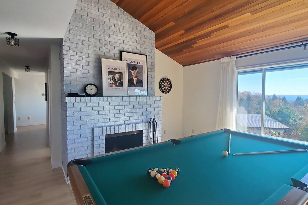 Photo of Bedroom in West Sechelt