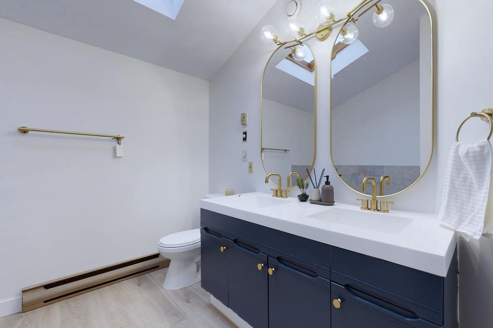 Photo of Bathroom in West Sechelt