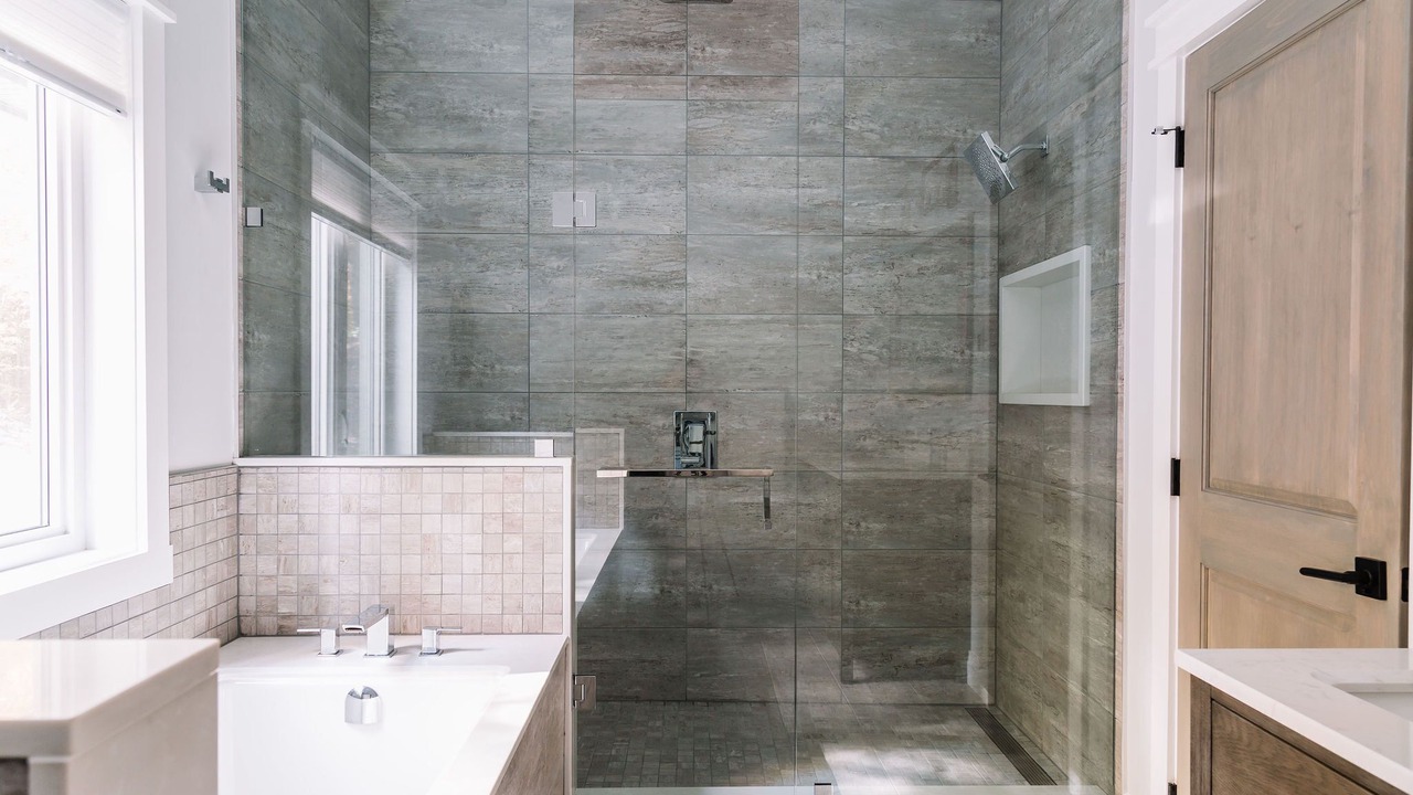 Photo of Bathroom in Dysart et al