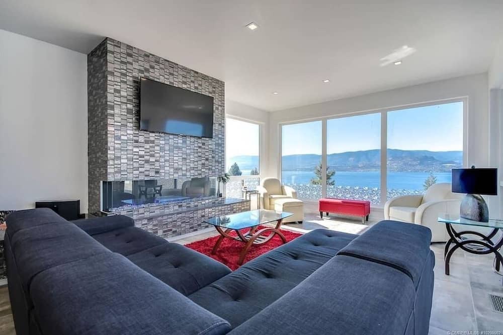 Photo of Livingroom in Southwest Mission