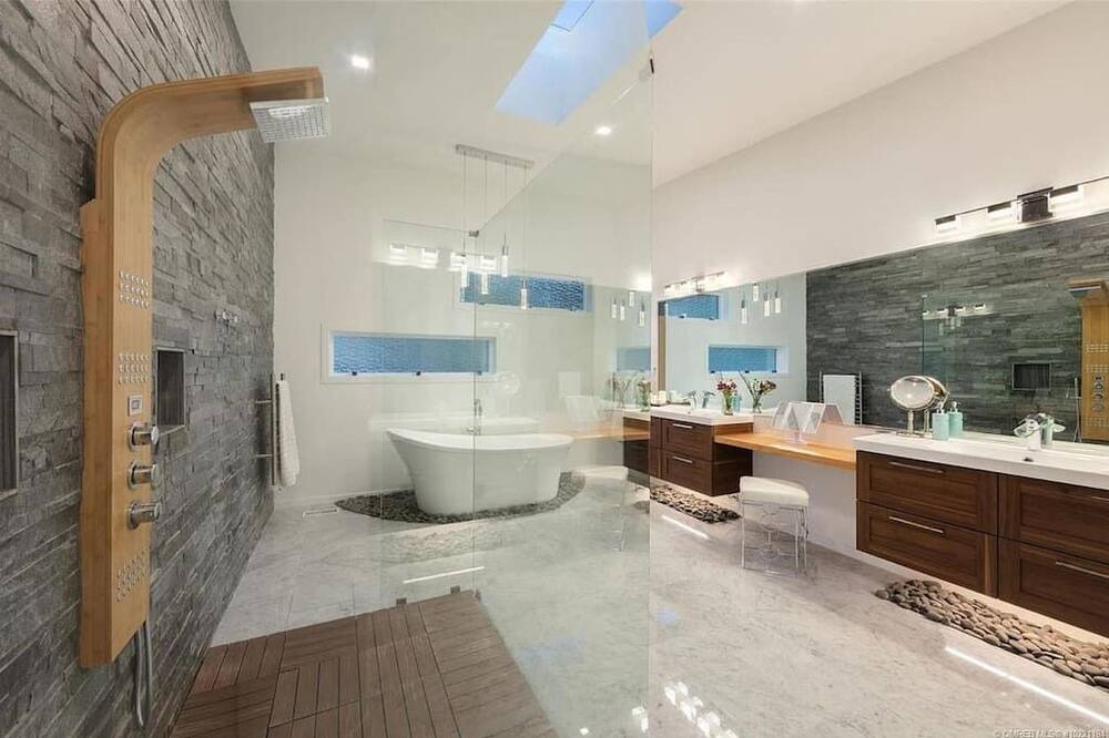 Photo of Bathroom in Southwest Mission