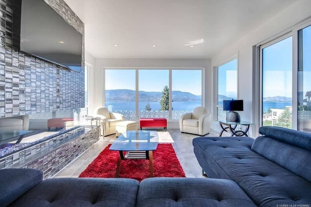 Photo of Livingroom in Southwest Mission