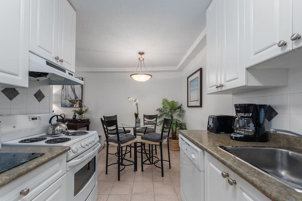 Photo of Kitchen in Central Lonsdale